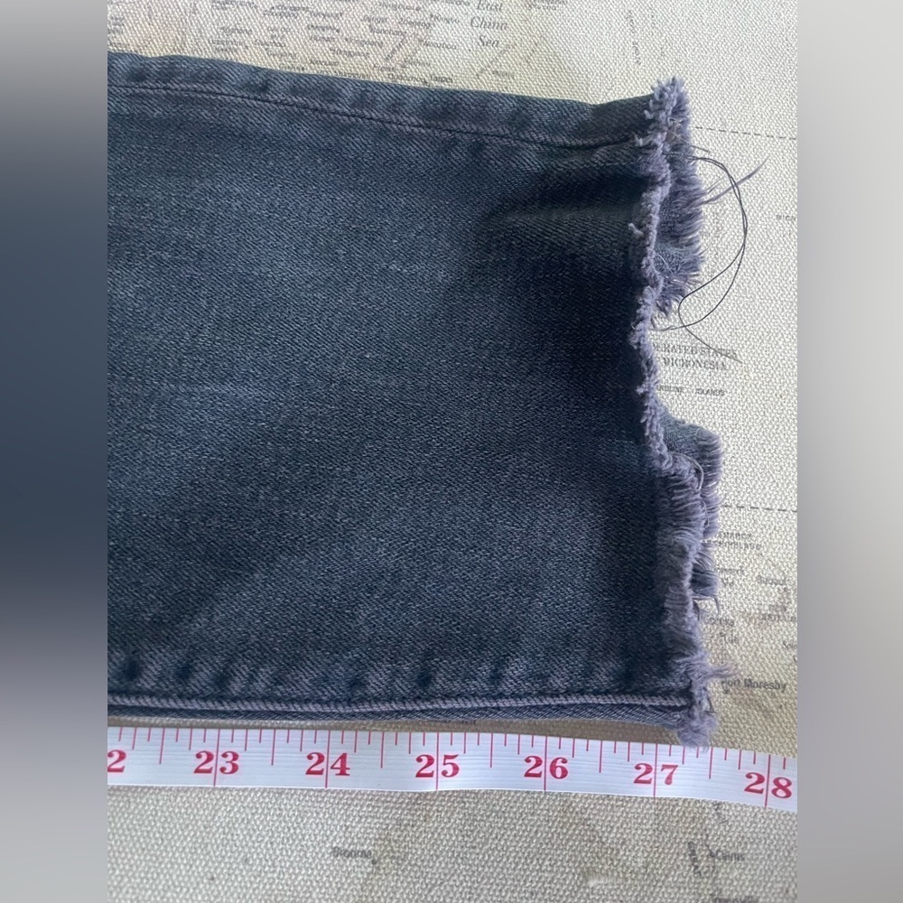 Levi’s 90s Gray/ Purple Wash High Rise Raw Hem Jeans Size 29 - Picture 12 of 14